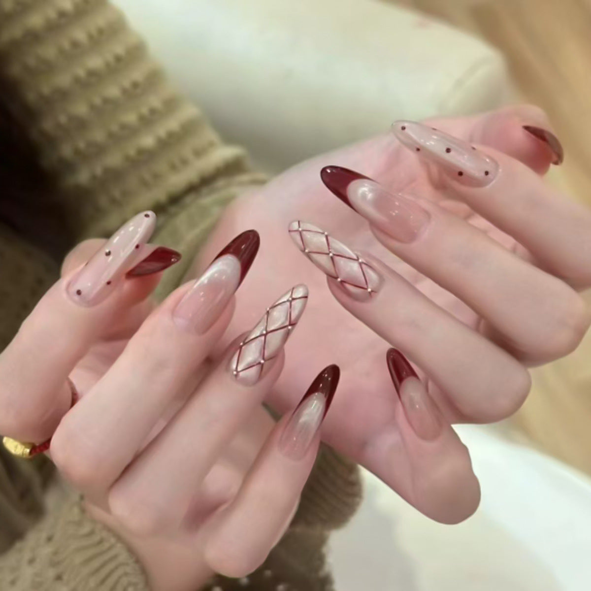 Polka dot cat eye diamond style detachable nail stickers 30 pieces